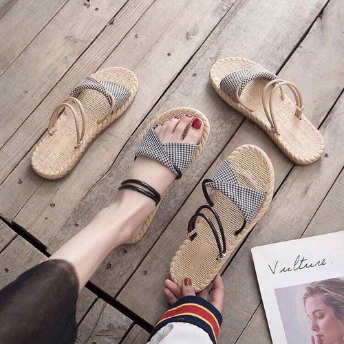 Các Shop bán giày dép đi biển cho nữ tại Đồng Hới