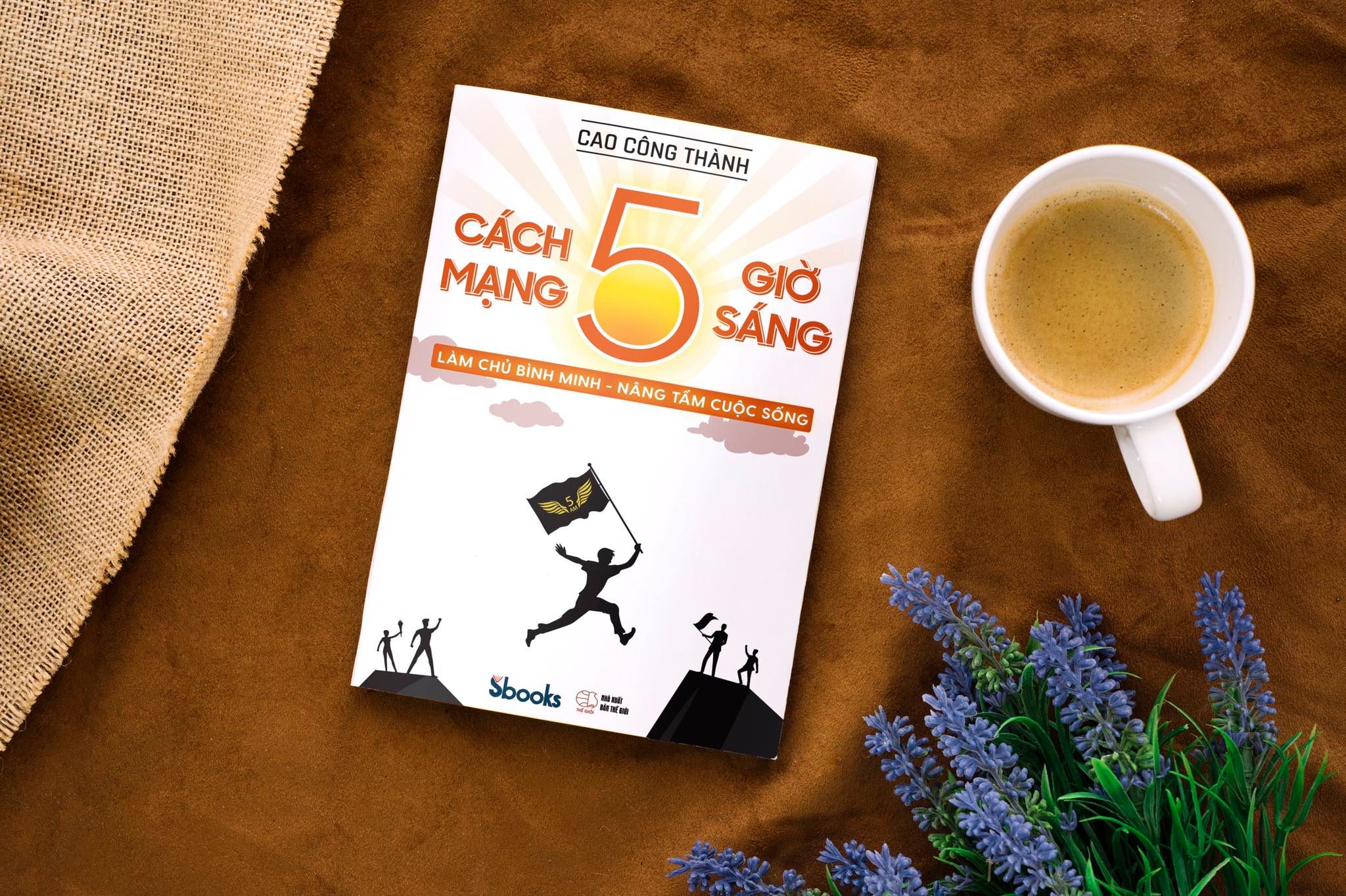 CÁCH MẠNG 5 GIỜ SÁNG